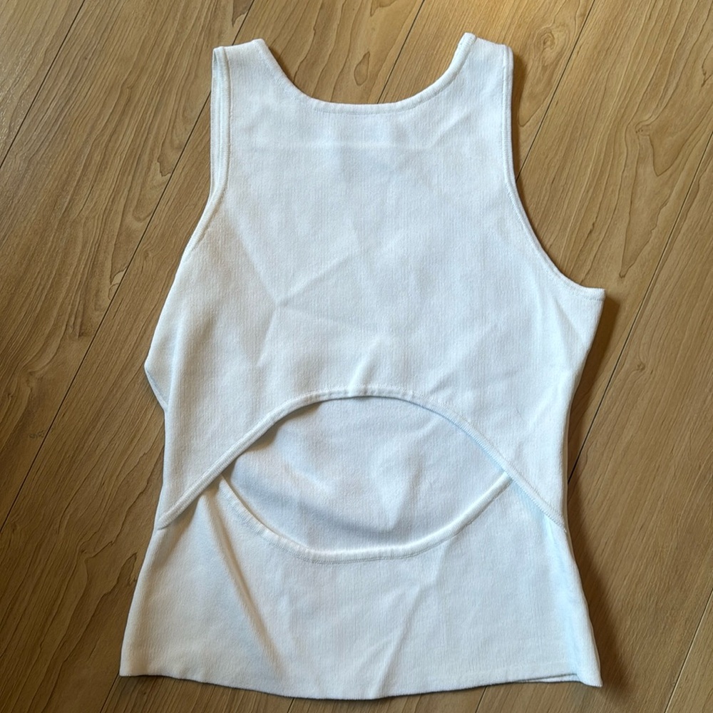 NAKEDVICE CUT OUT TOP